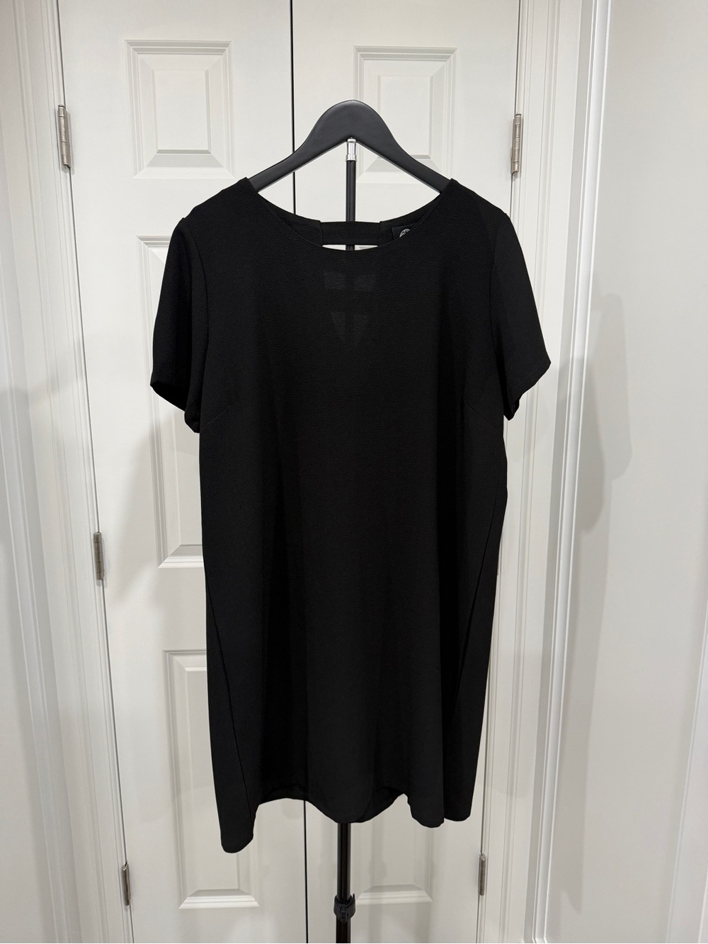 bobeau Black Short Sleeve Shift Dress